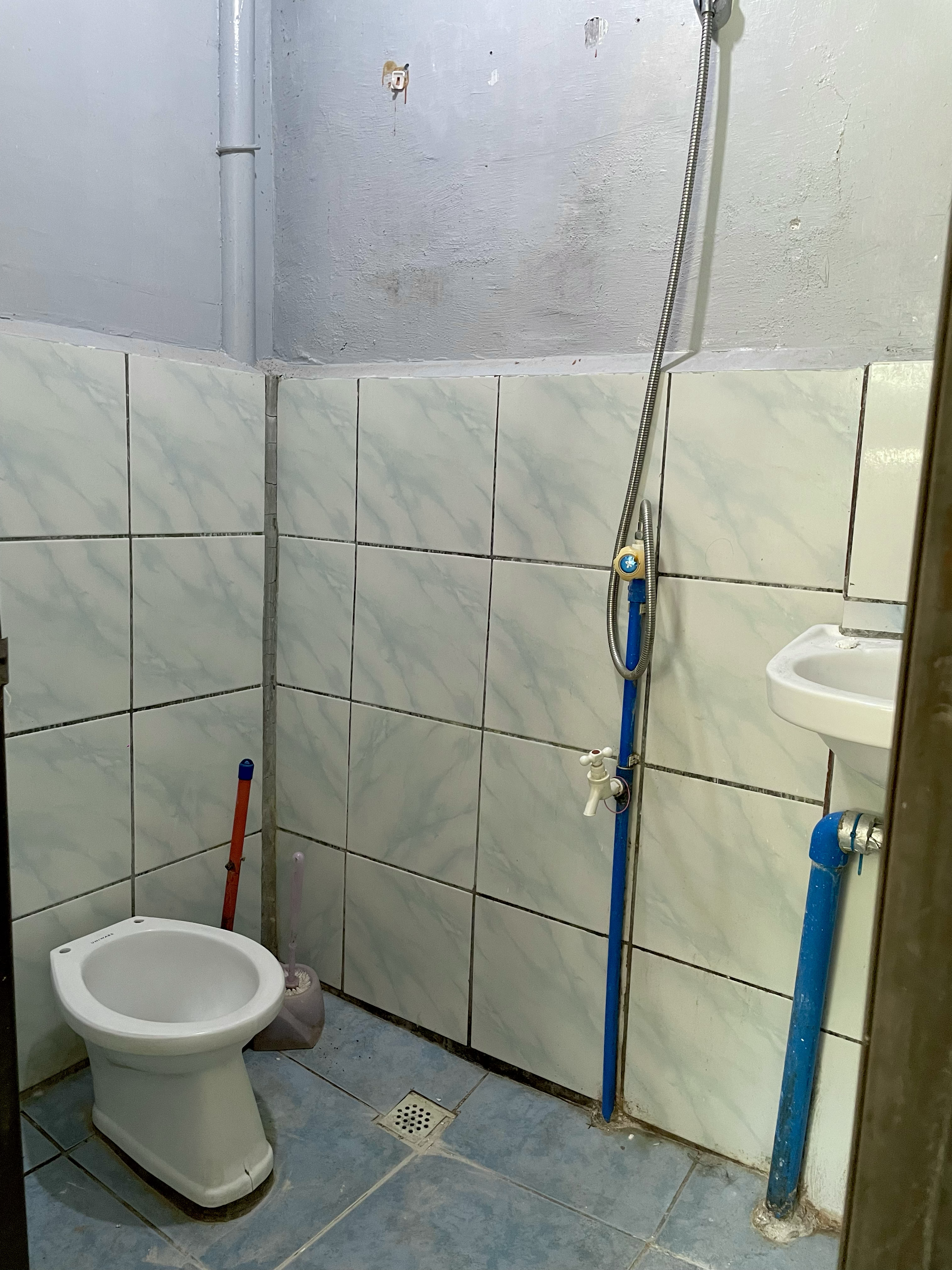 Comfort room at EMS Residence